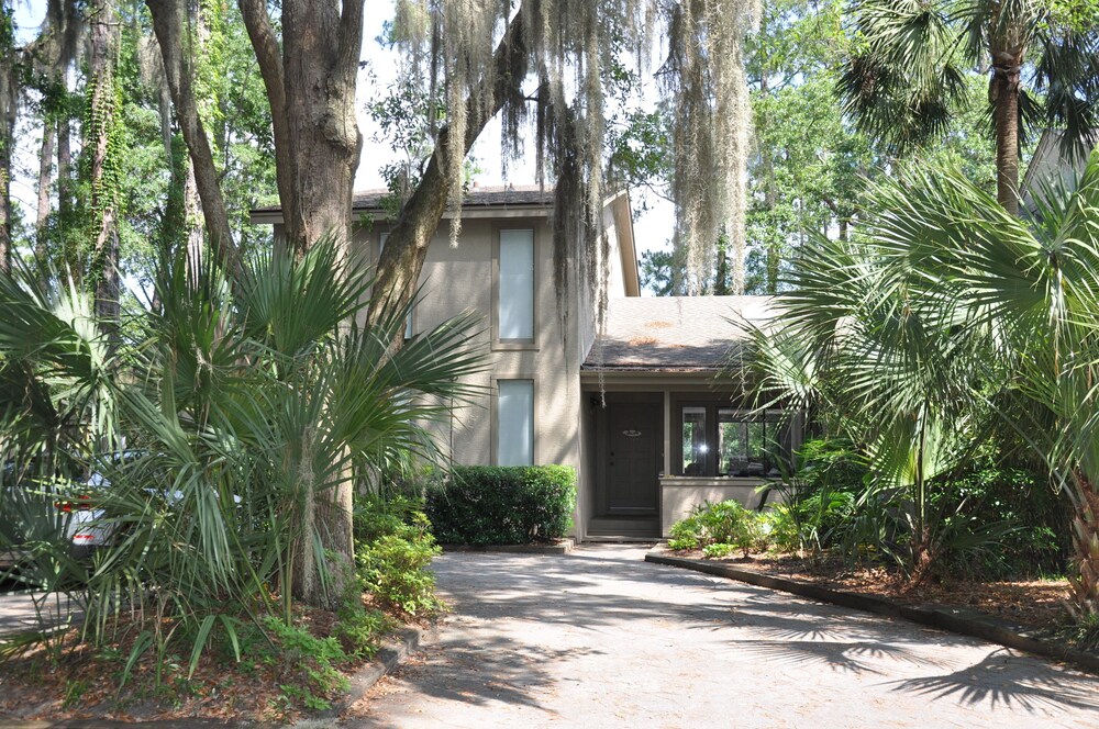 Charming Harbour Town Home - Walk to Harbor, Pool (Free), Golf, 2 King/2 Queen