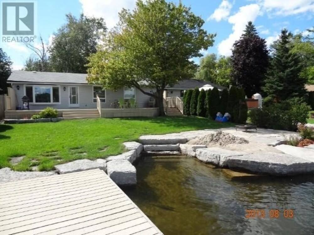 Stunning Waterfront Crystal Clear Water Prestigious Balsam Lake