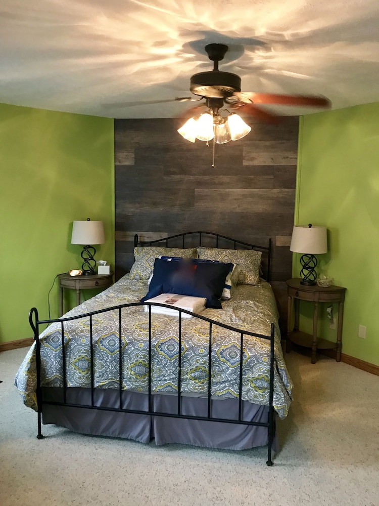 Create FAMILY Memories at Michigan Dream'inn on All Sports Lake Jehnsen