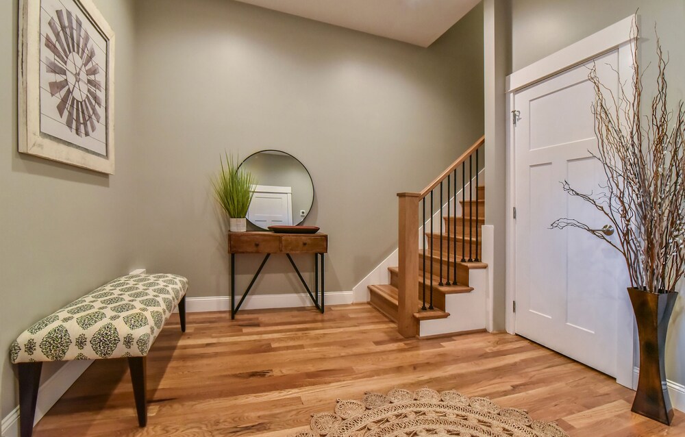 Spacious, new home minutes from downtown Asheville