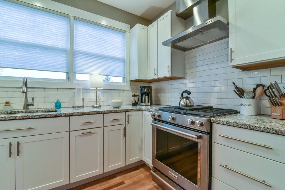 Spacious, new home minutes from downtown Asheville