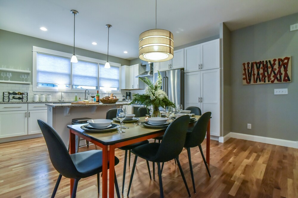 Spacious, new home minutes from downtown Asheville