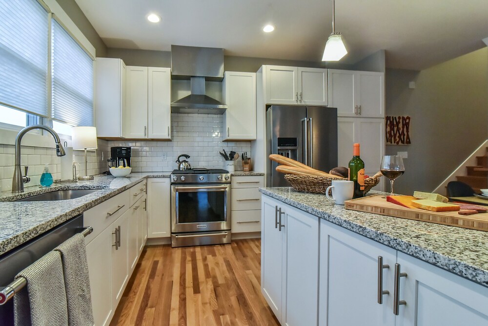 Spacious, new home minutes from downtown Asheville