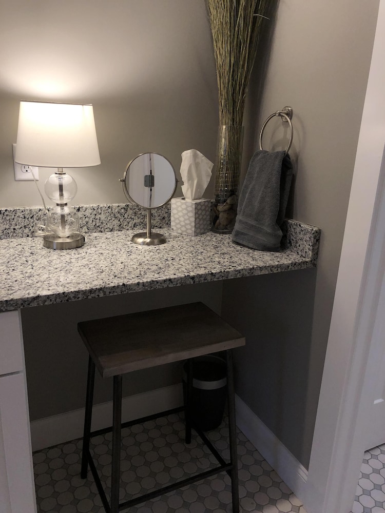 Spacious, new home minutes from downtown Asheville