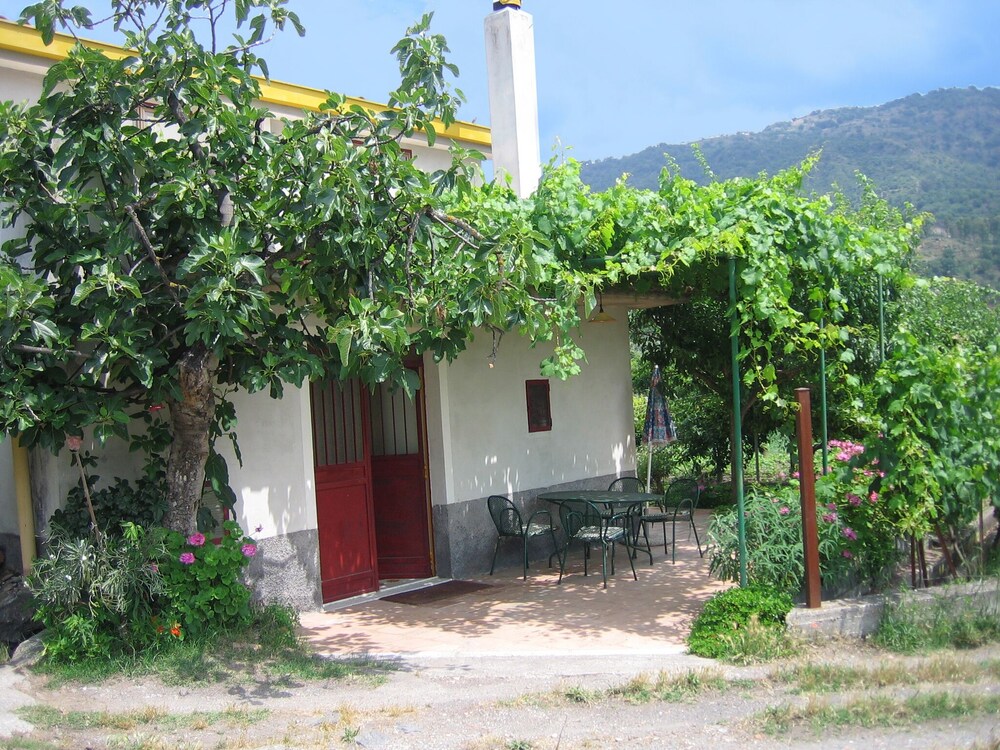 Frabinari Very Nice Situated Rural Sicilian Farmhouse With