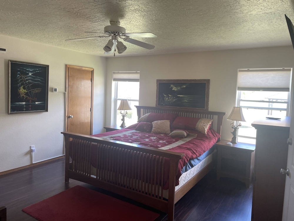 Cozy PetFriendly Lake House with Deck and AC on San Juan River Navajo Dam Vrbo