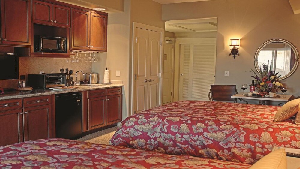 Studio at Vino Bello Resort