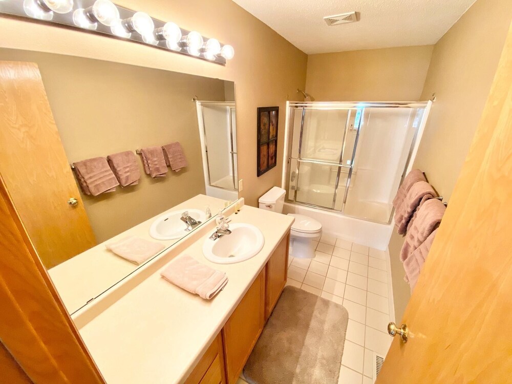 Izaty's Lake House Townhomes 413 on Lake Mille Lacs at Izaty's Resort