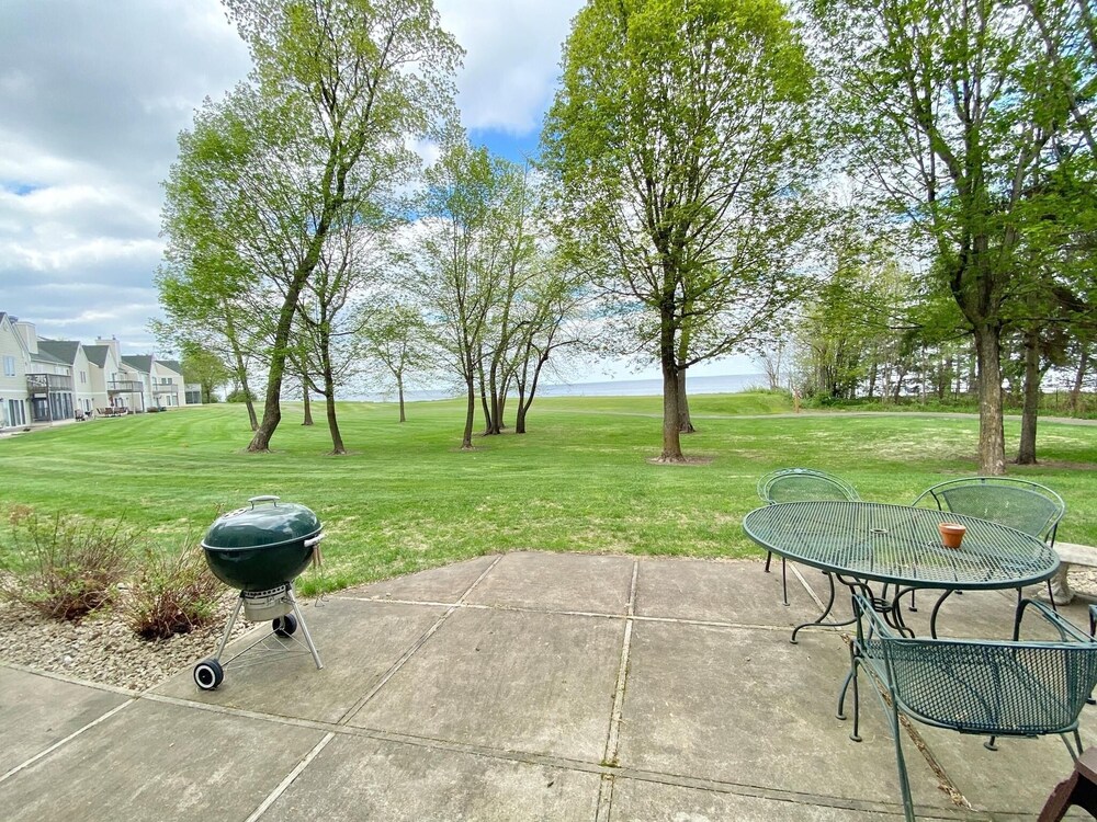 Izaty's Lake House Townhomes 413 on Lake Mille Lacs at Izaty's Resort