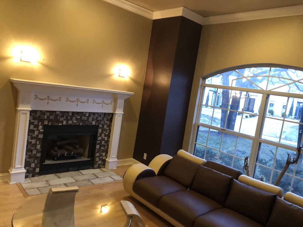 Spacious home near I-35 in Edmond