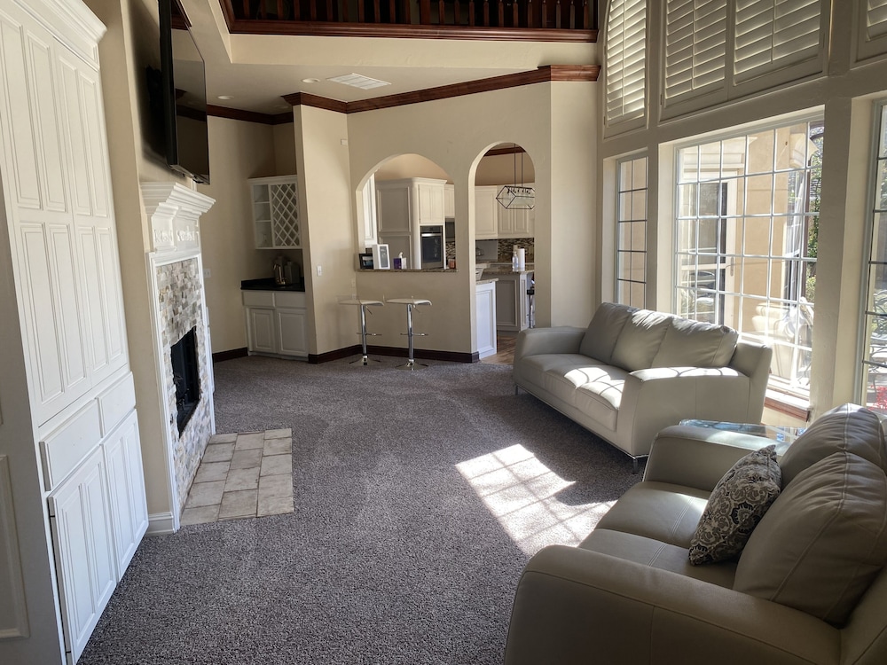 Spacious home near I-35 in Edmond