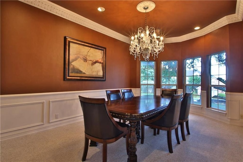 Spacious home near I-35 in Edmond