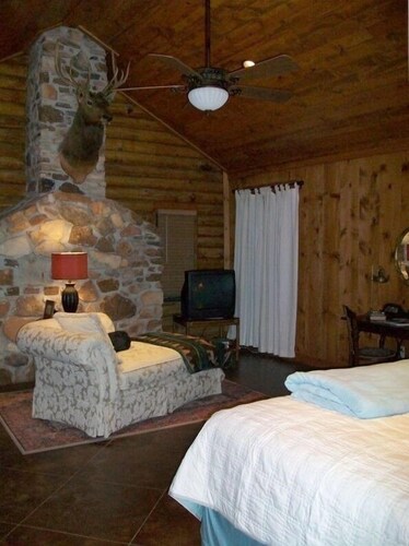 Great Cabin On The White River Aka Lazy Bear Cabin In Mountain