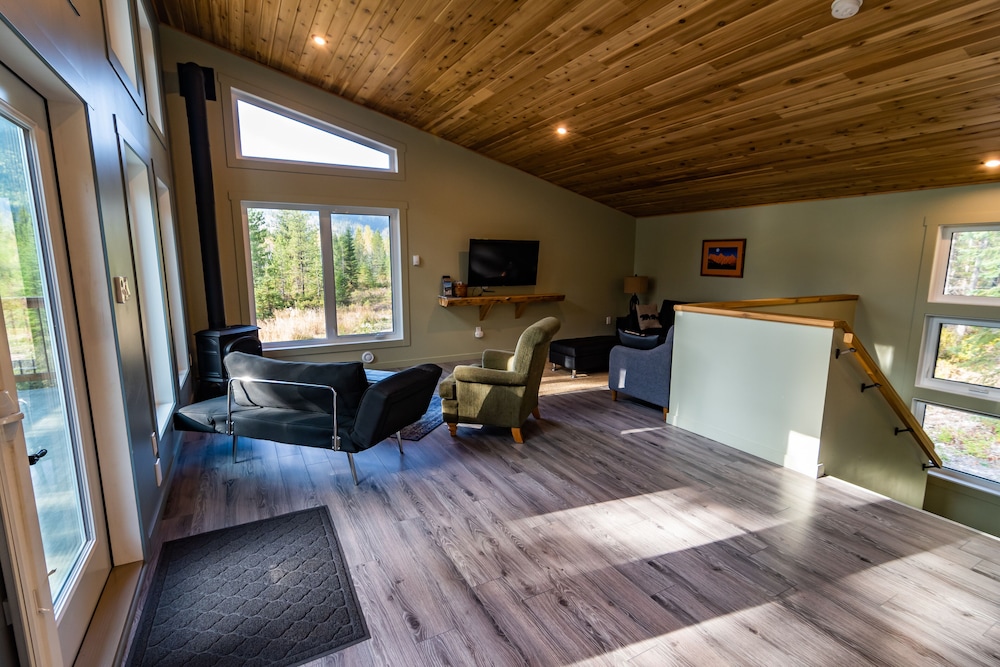 Goat Mountain Cabin in the beautiful Blaeberry Valley in Golden | Best