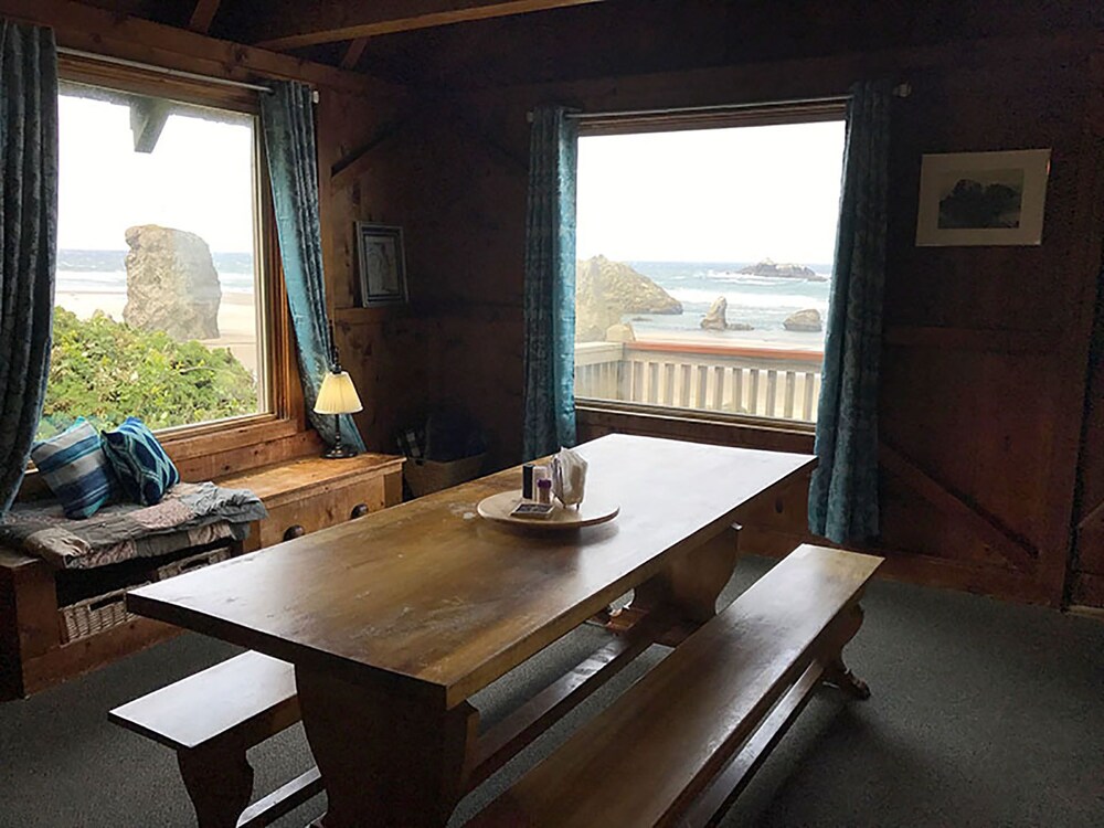 Old Rustic Beach Cabin: private deck overlooking Face Rock Beach.