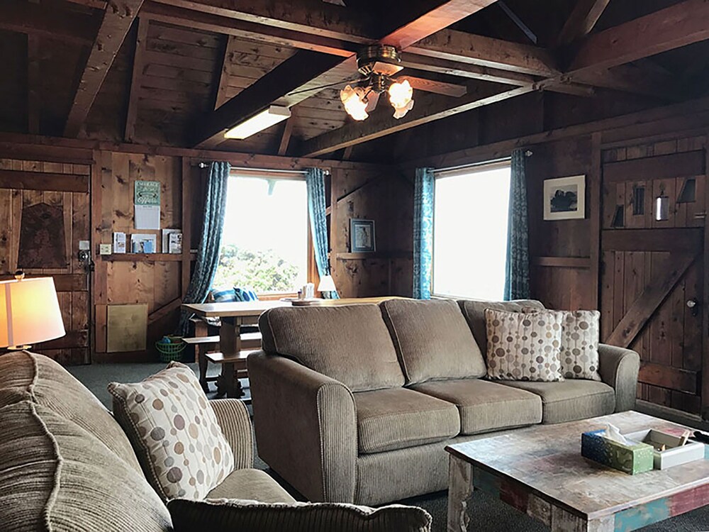 Old Rustic Beach Cabin: private deck overlooking Face Rock Beach.