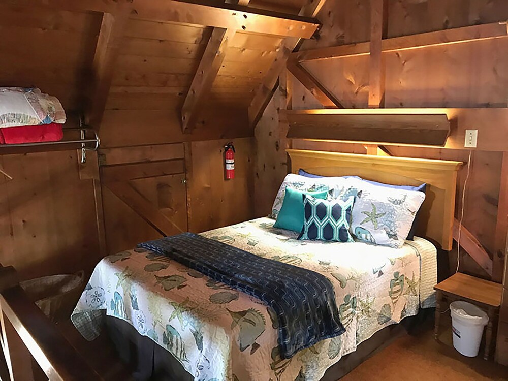 Old Rustic Beach Cabin: private deck overlooking Face Rock Beach.