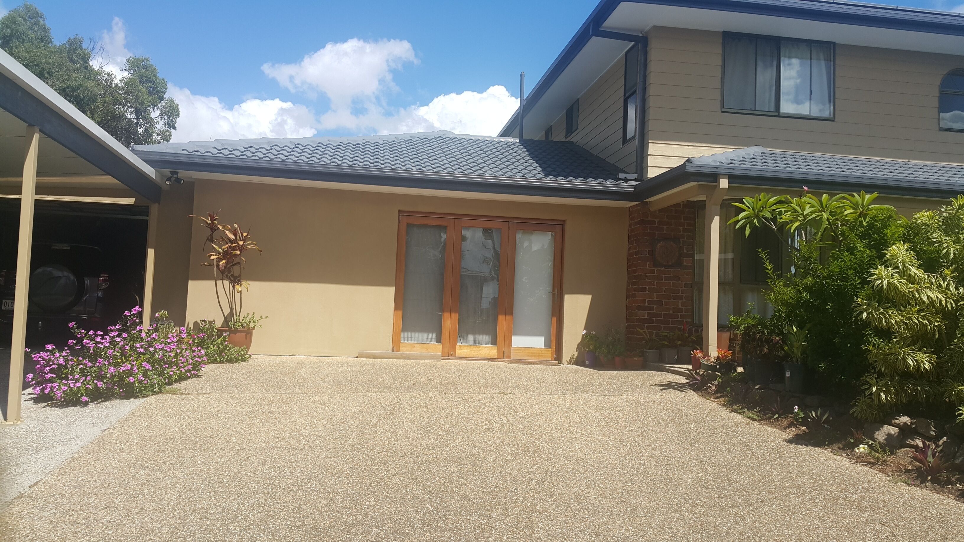 Comfortable Quiet and Secure Location Midway Between Brisbane CBD and Gold Coast