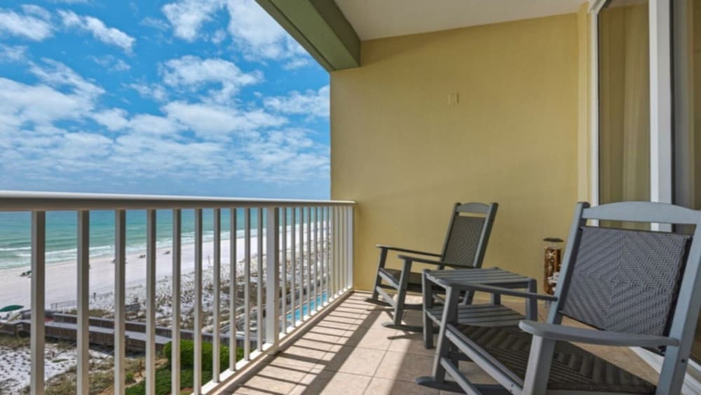 Luxury at it's finest! Penthouse unit overlooking the beautiful Gulf of Mexico!