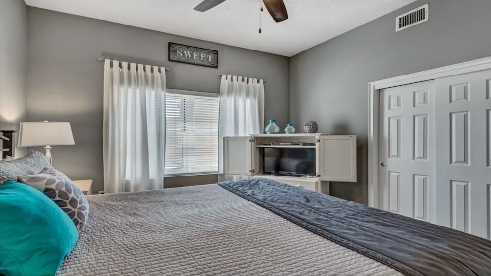 Luxury at it's finest! Penthouse unit overlooking the beautiful Gulf of Mexico!