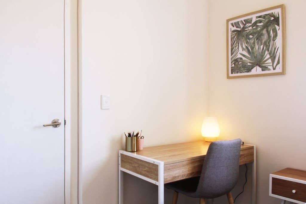 Central 2 Bedroom With Full Kitchen and Laundry - no Parking