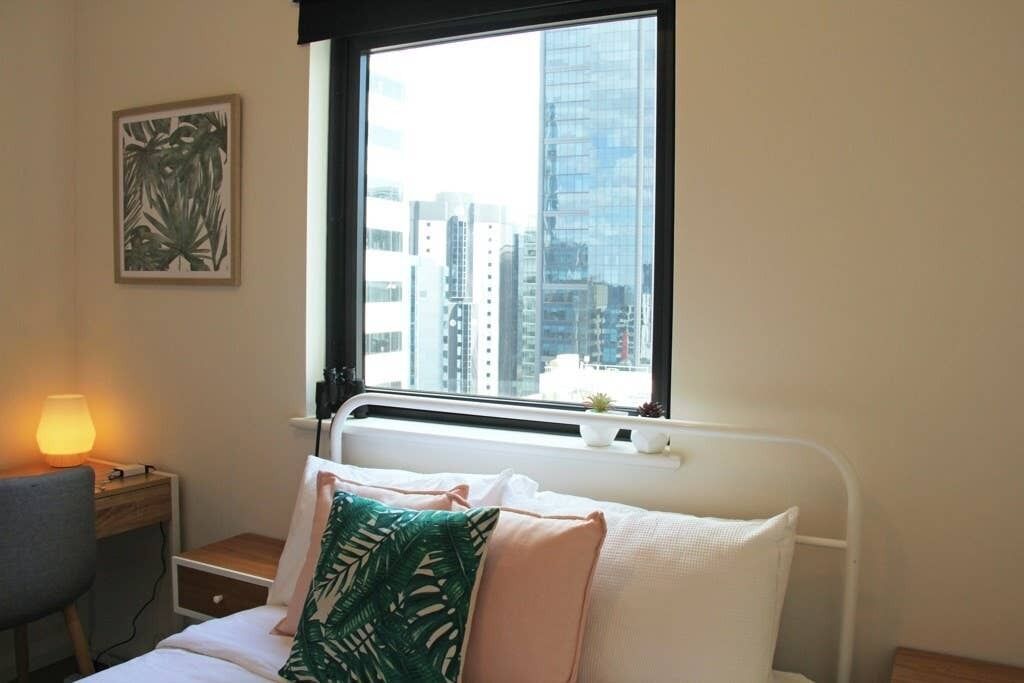 Central 2 Bedroom With Full Kitchen and Laundry - no Parking