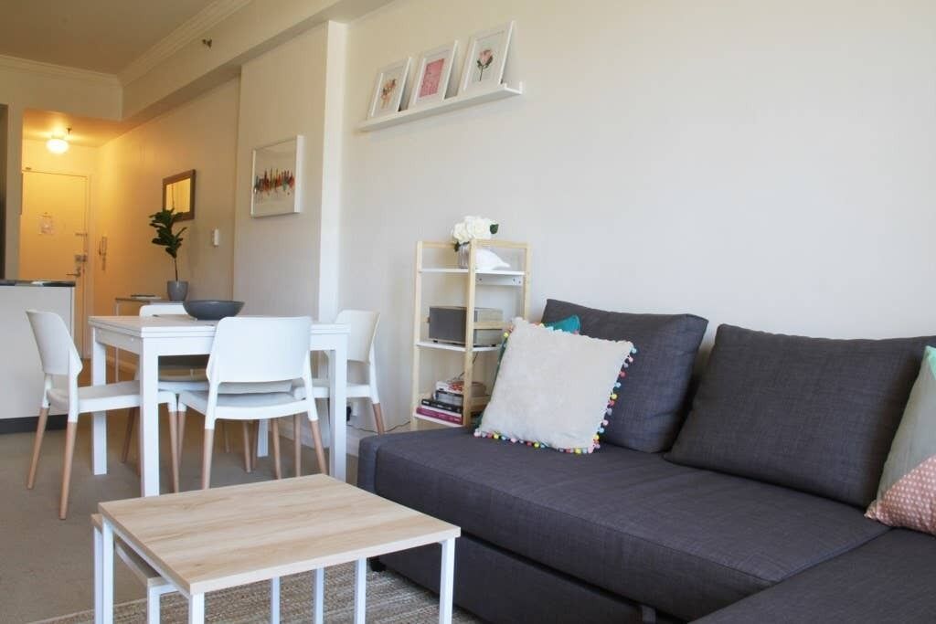 Central 2 Bedroom With Full Kitchen and Laundry - no Parking