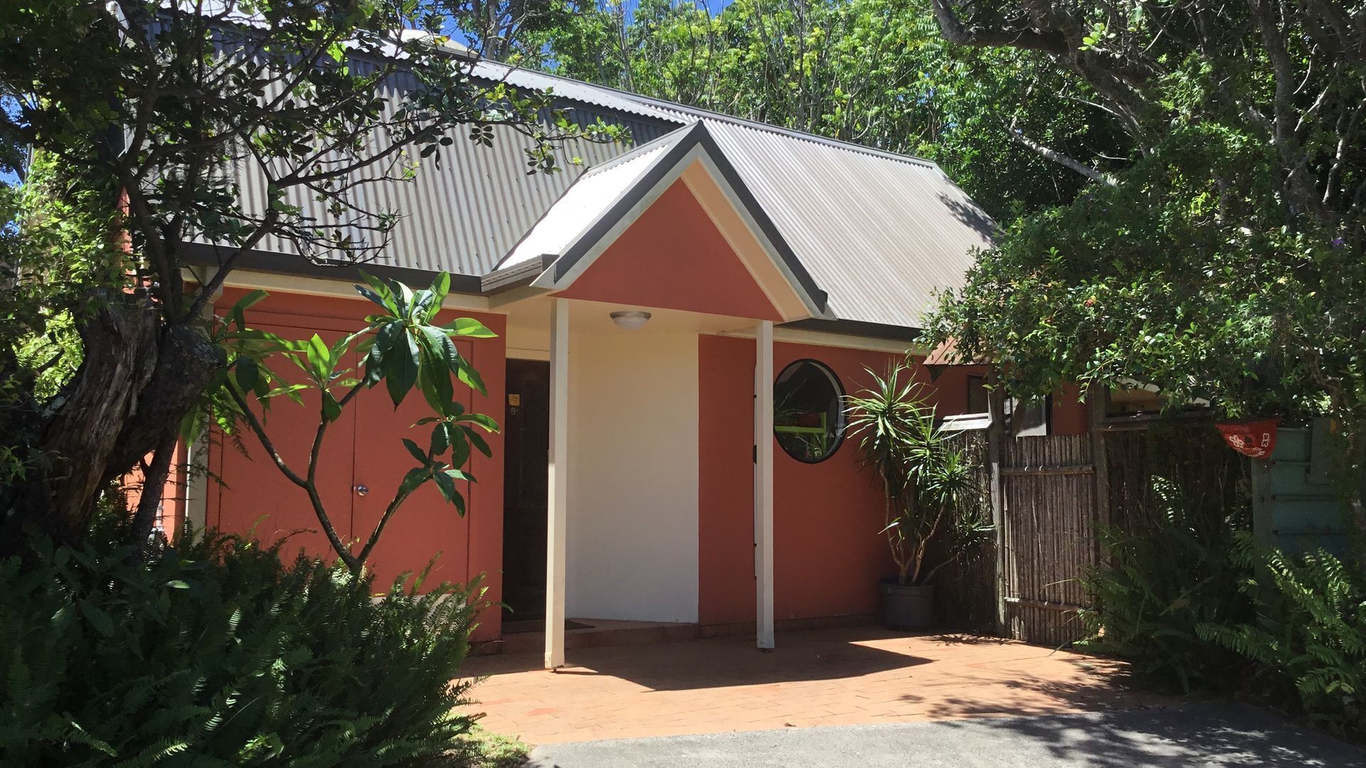Shellies On The Beach LITTLE HOUSE