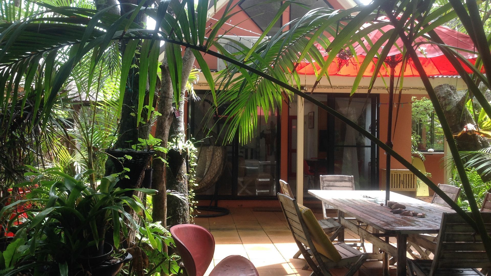 Shellies On The Beach LITTLE HOUSE