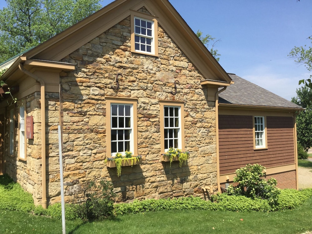 Peaceful, Spacious, Historic Stone Cottage Getaway