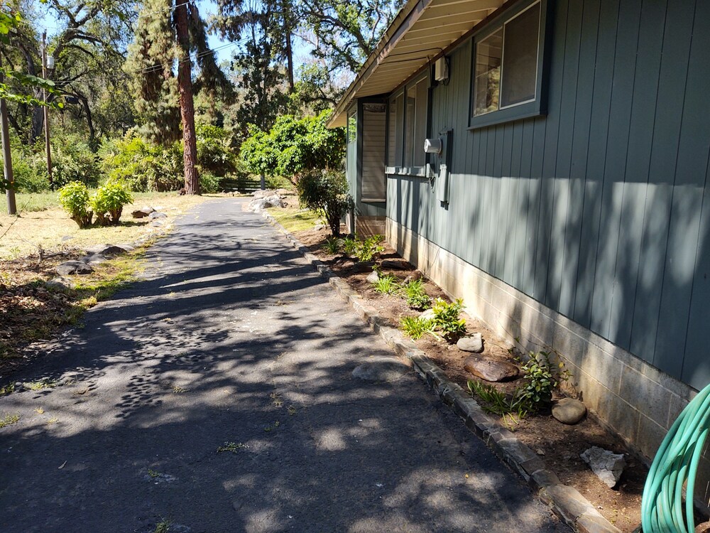 Riverfront North Fork Kaweah - 1500 Ft of your own river!