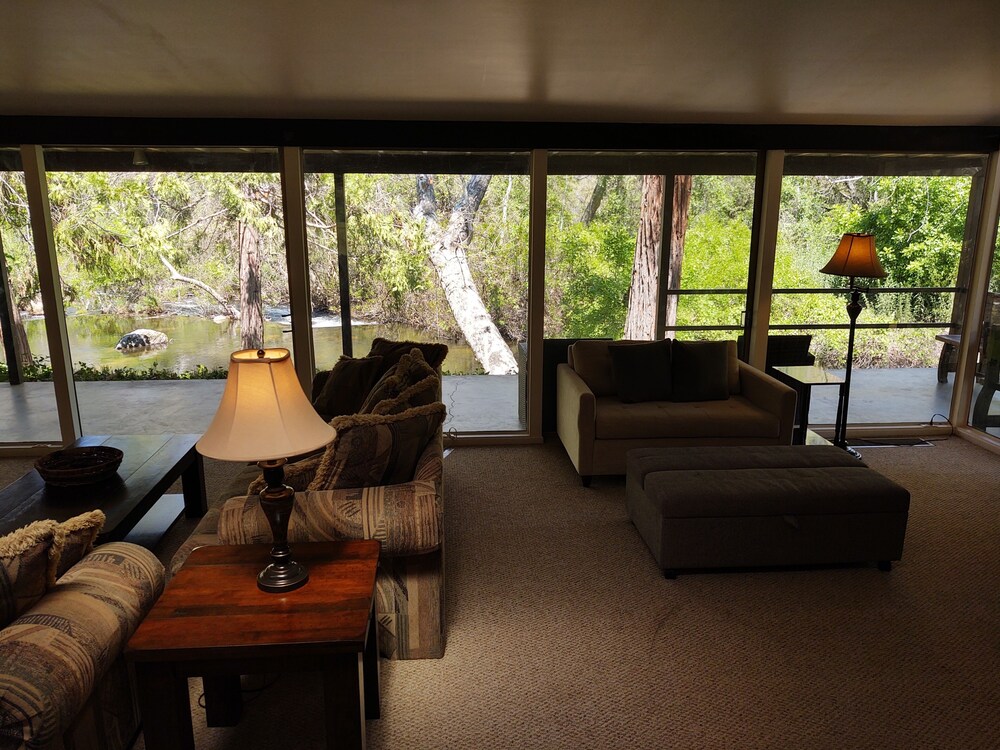 Living room, Riverfront North Fork Kaweah - 1500 Ft of your own river!