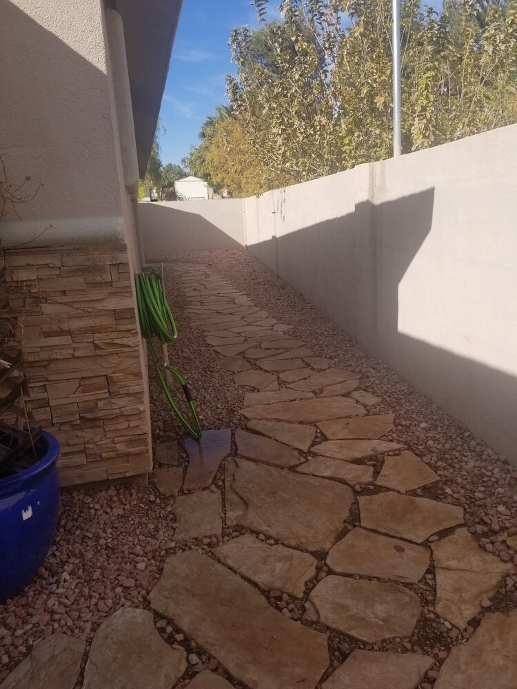 Very Private, GATED, Huge Open Floor Plan, WIFI, WASHER & DRYER INCLUDED