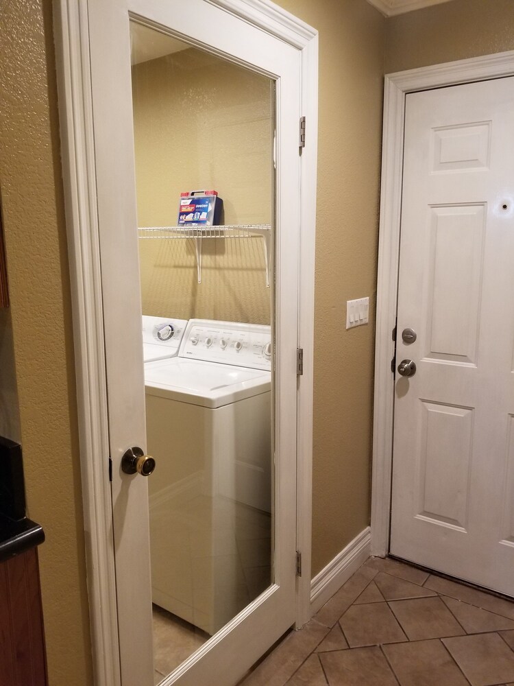 Very Private, GATED, Huge Open Floor Plan, WIFI, WASHER & DRYER INCLUDED