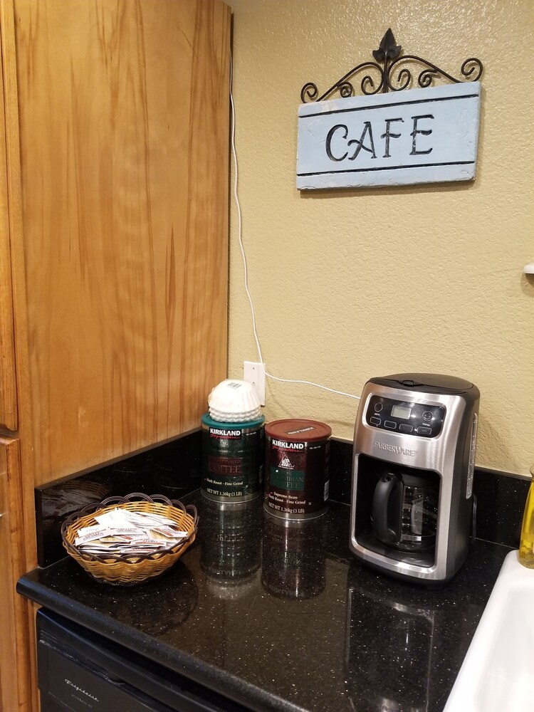 Very Private, GATED, Huge Open Floor Plan, WIFI, WASHER & DRYER INCLUDED