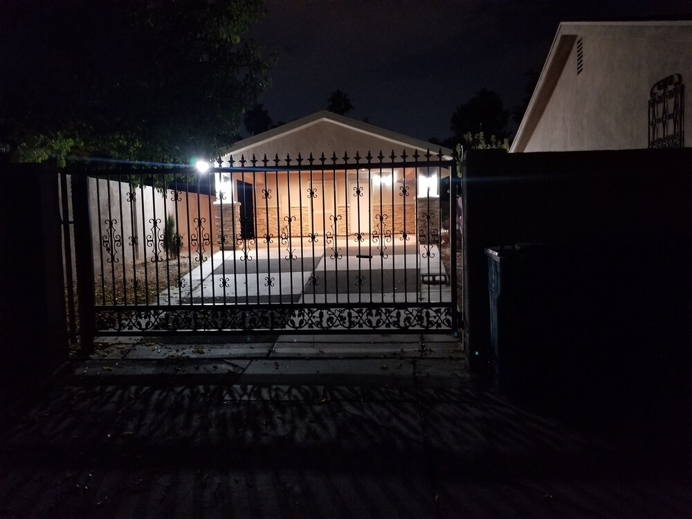 Very Private, GATED, Huge Open Floor Plan, WIFI, WASHER & DRYER INCLUDED