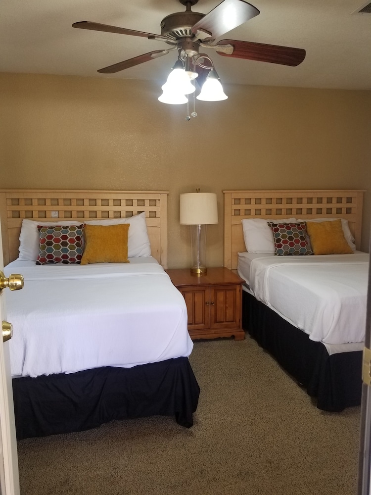 Very Private, GATED, Huge Open Floor Plan, WIFI, WASHER & DRYER INCLUDED