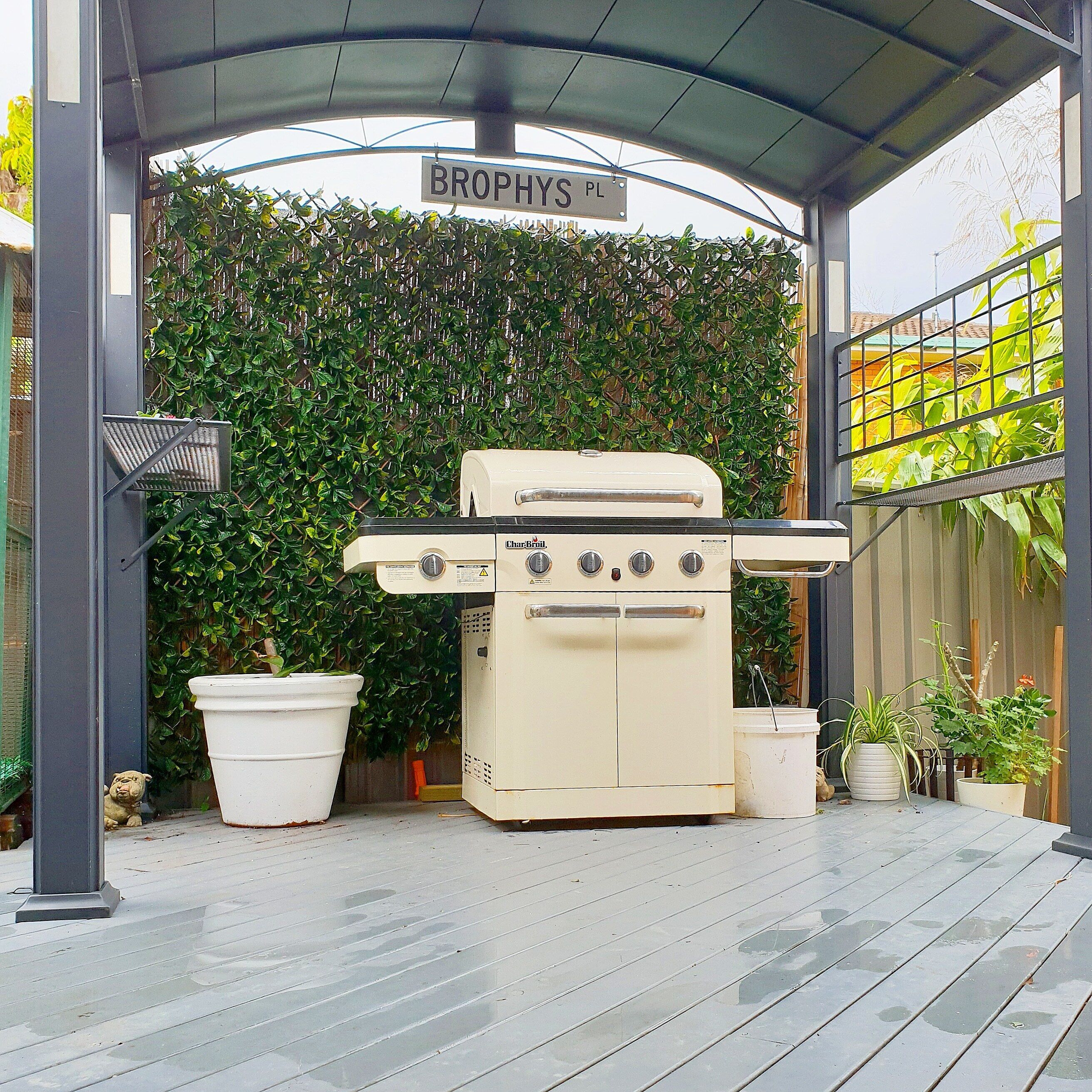 Spacious Beach House close to everything