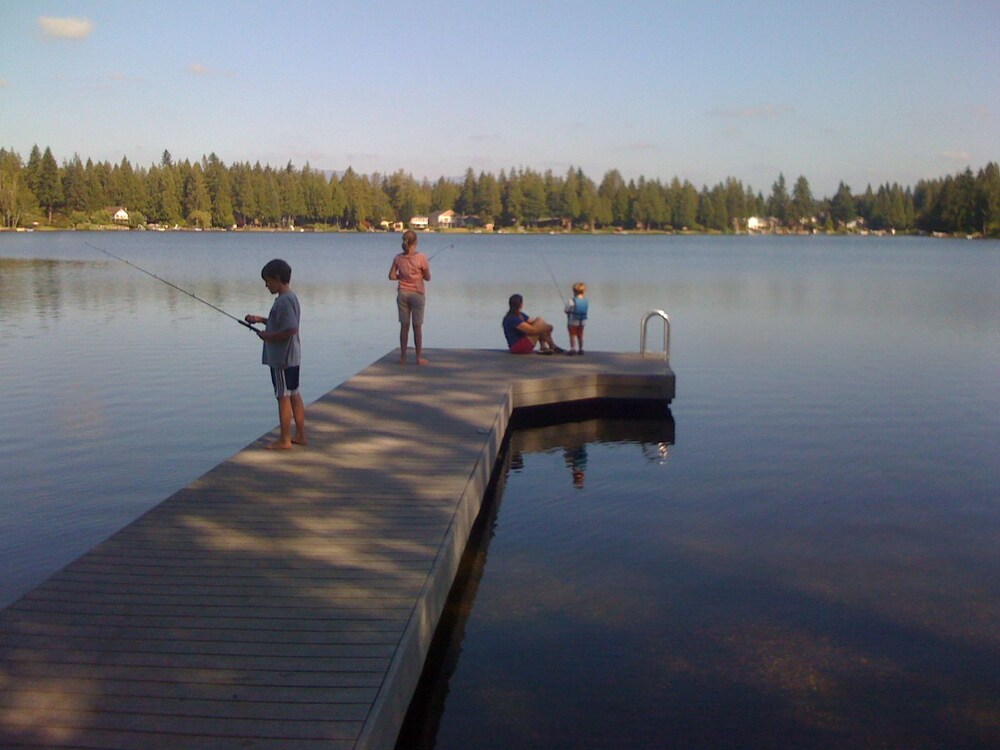 Idyllic Lakefront Getaway