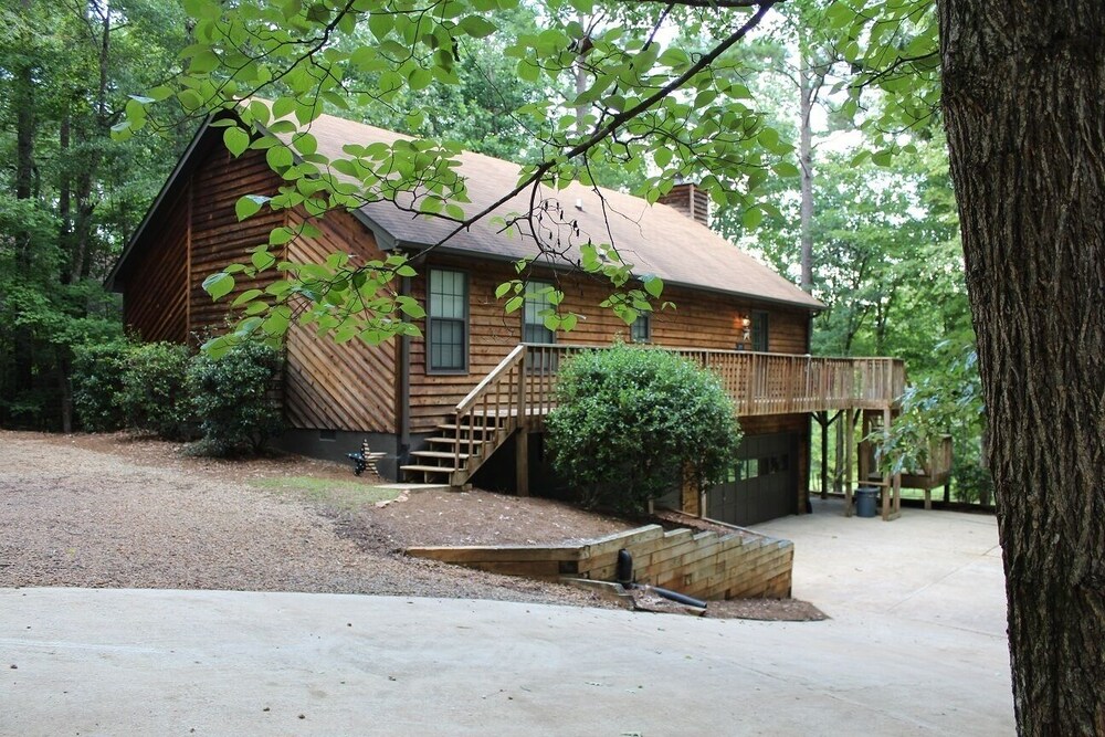 A Cabin In The Woods In Lake Oconee Hotel Rates Reviews On Orbitz