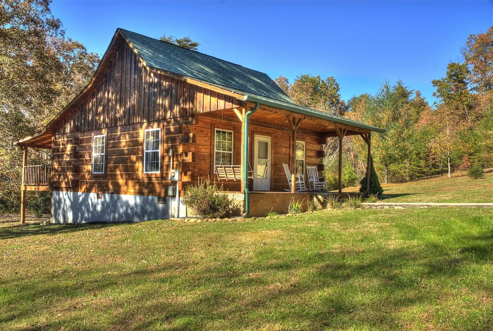 Fall dates available for a cabin vacation!, Spencer, TN Vacation Rental