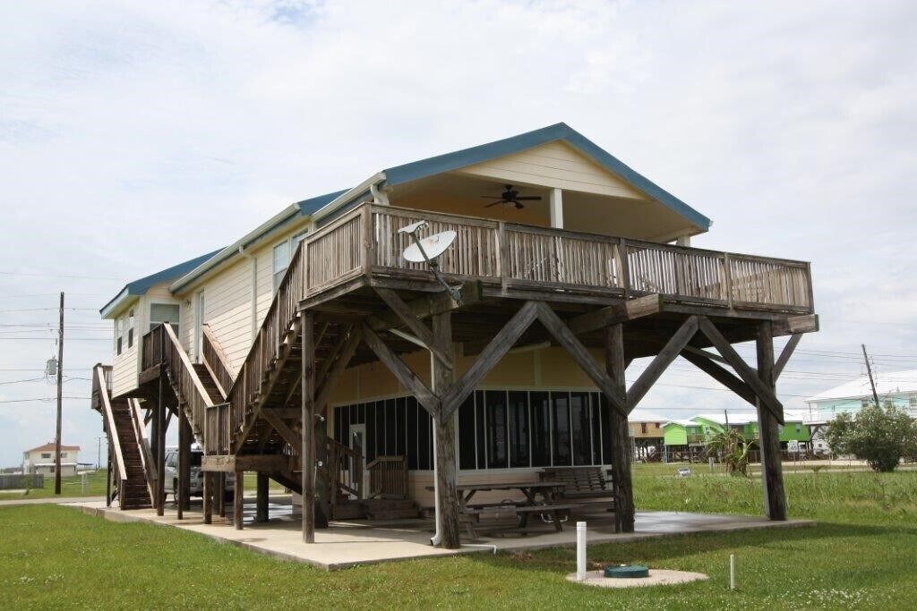 A Beach Getaway - 3 Br Home in Grand Isle, United States