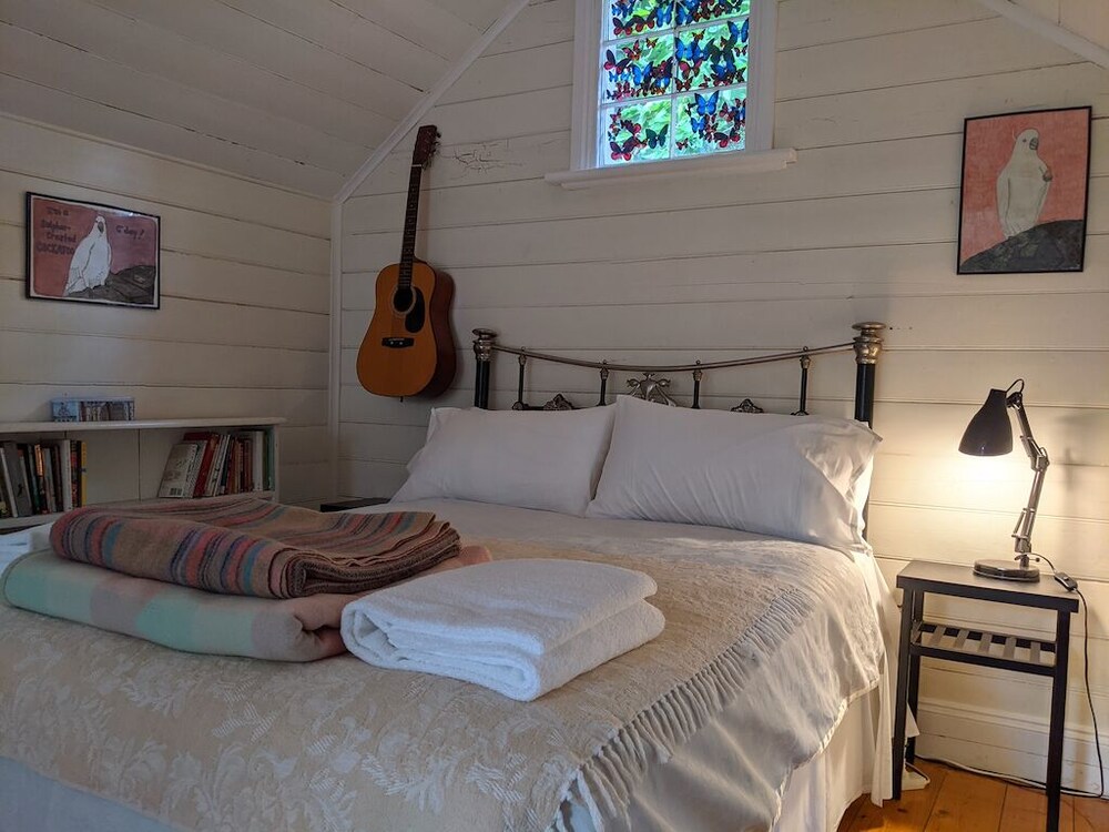 Tasma House Daylesford Family/Groups up to 16 Rooms, Reviews & Deals