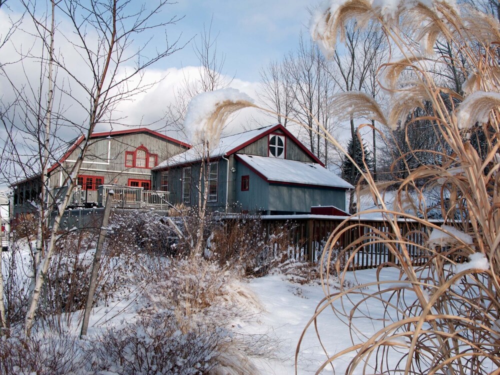 FARM-TO-TABLE eating, a good hot tub soak, S'mores around the FIRE PIT!