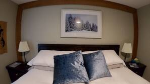 4 bedrooms, iron/ironing board, WiFi, linens