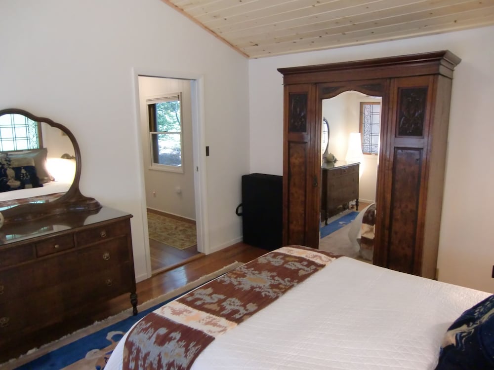 Casa Bella, a hidden gem in the heart of Twain Harte, WiFi, LAKE