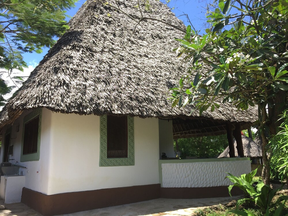 Diani Beach Luxury Cottage In Mombasa Hotel Rates Reviews On