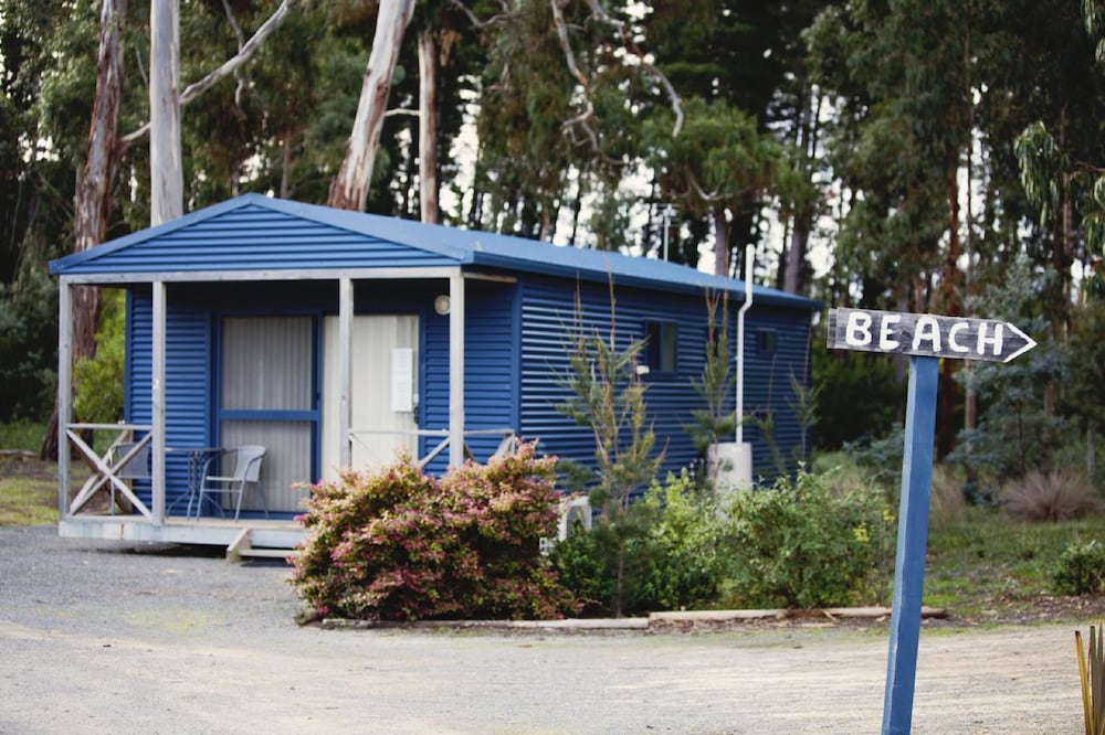 Seven Mile Beach Cabin and Caravan Park