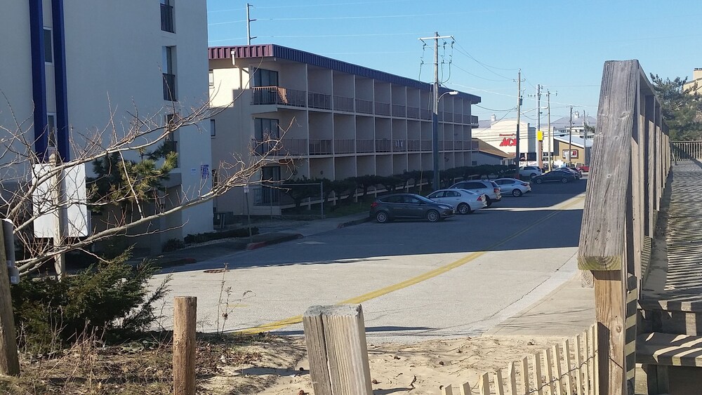 Ocean View Pet Friendly Condo on the Beach in Ocean City Best Rates