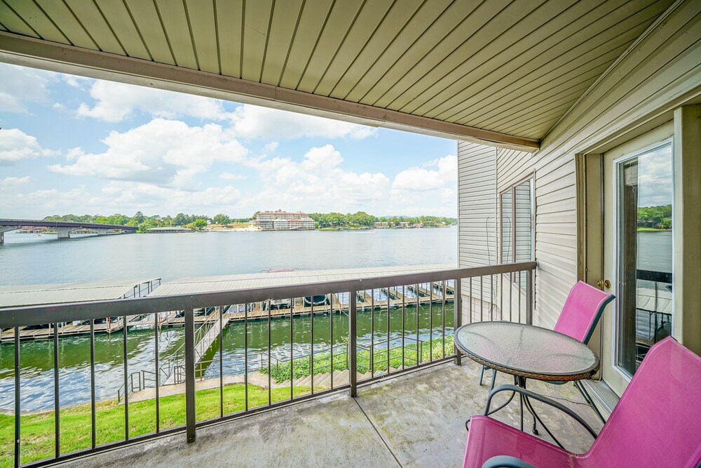 Lake Hamilton 3 Bedrooms 2 Bathrooms Gated Lakefront Condo